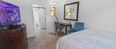 4 Schlafzimmer, Schreibtisch, Bügeleisen/Bügelbrett, WLAN