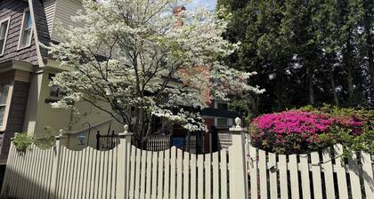 NFL DRAFT PITTSBURGH - stay in Mr. Rogers Neighborhood!