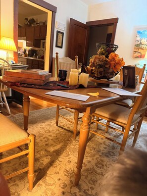 Dining - NFL DRAFT PITTSBURGH - stay in Mr. Rogers Neighborhood! (Dormont)