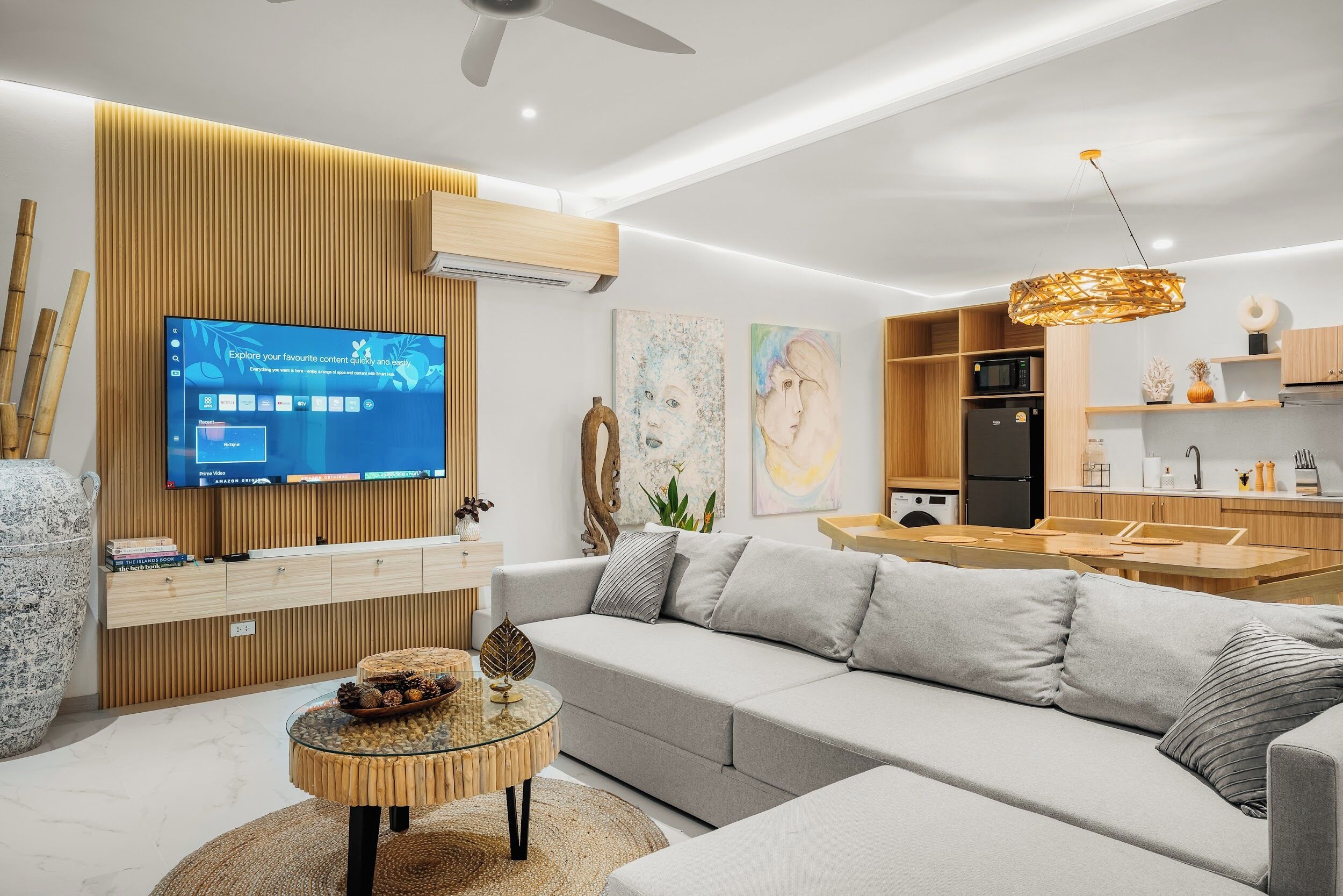 Comfort Villa, 1 King Bed, Sea View, Beachfront | Living area