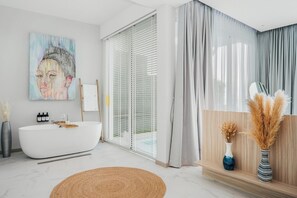 Vila Eksklusif, 1 Tempat Tidur King, pemandangan laut, menghadap pantai | Kamar mandi