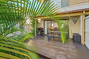 Terrace/patio - Relaxed Noosaville Living - Poolside & Walkable (Noosa Region)
