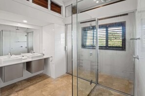Shower, hair dryer, shampoo - Modern, Airy Duplex Steps to River w/ Heated Pool (Noosa Region)