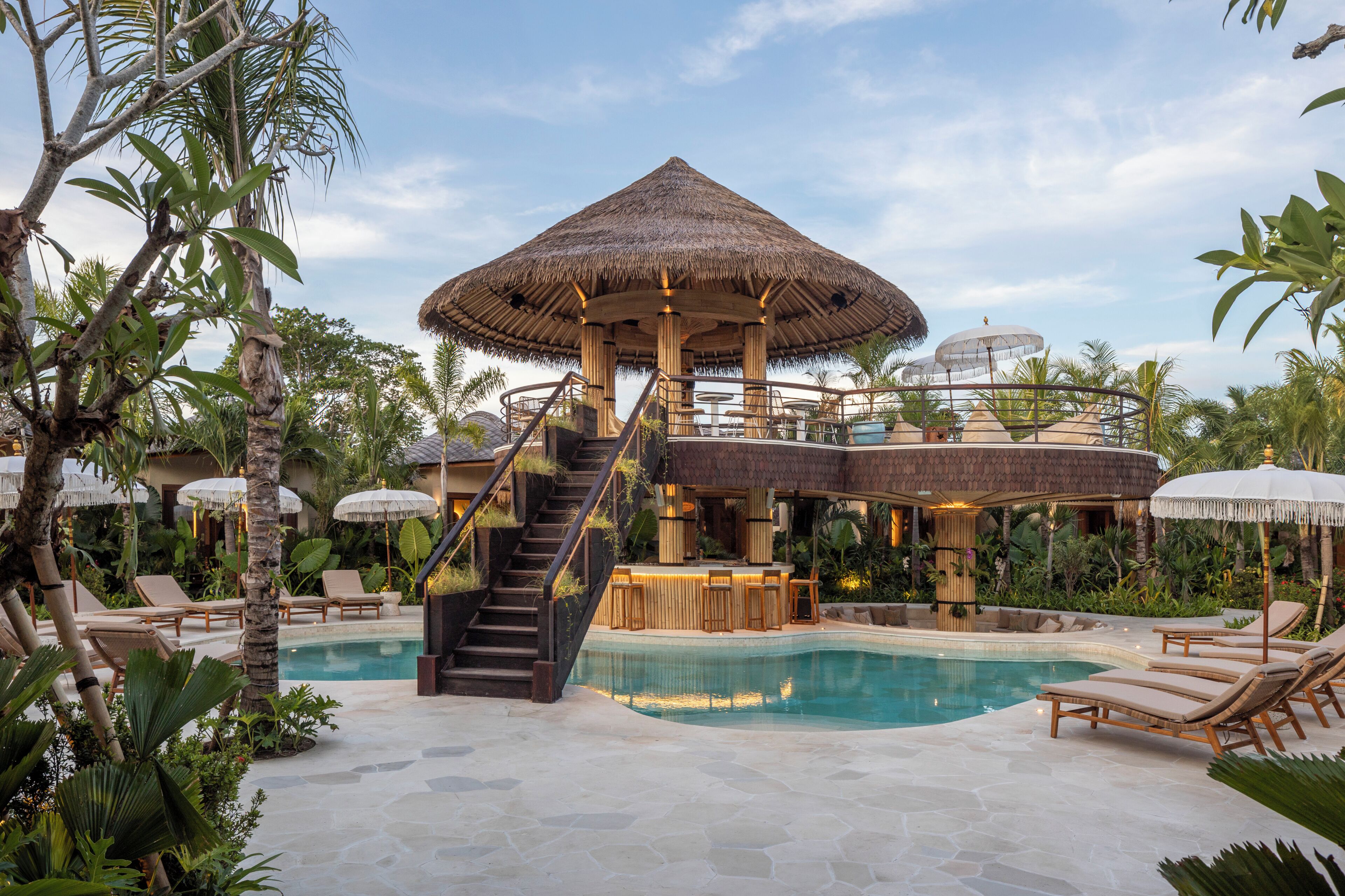 Bar en bord de piscine