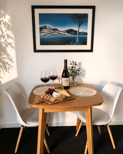 Mountain Views, Coffee & Ski - Wanaka Studio