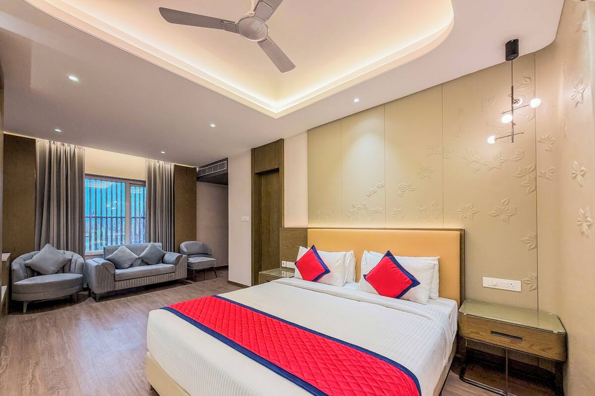 Suite | Premium bedding, minibar, in-room safe, desk