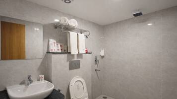 Deluxe Room | Bathroom