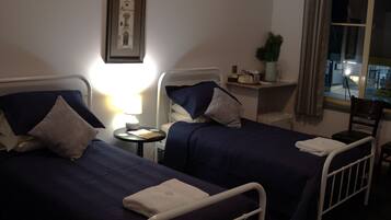 Double or Twin Room, 2 Twin Beds, Non Smoking, Private Bathroom