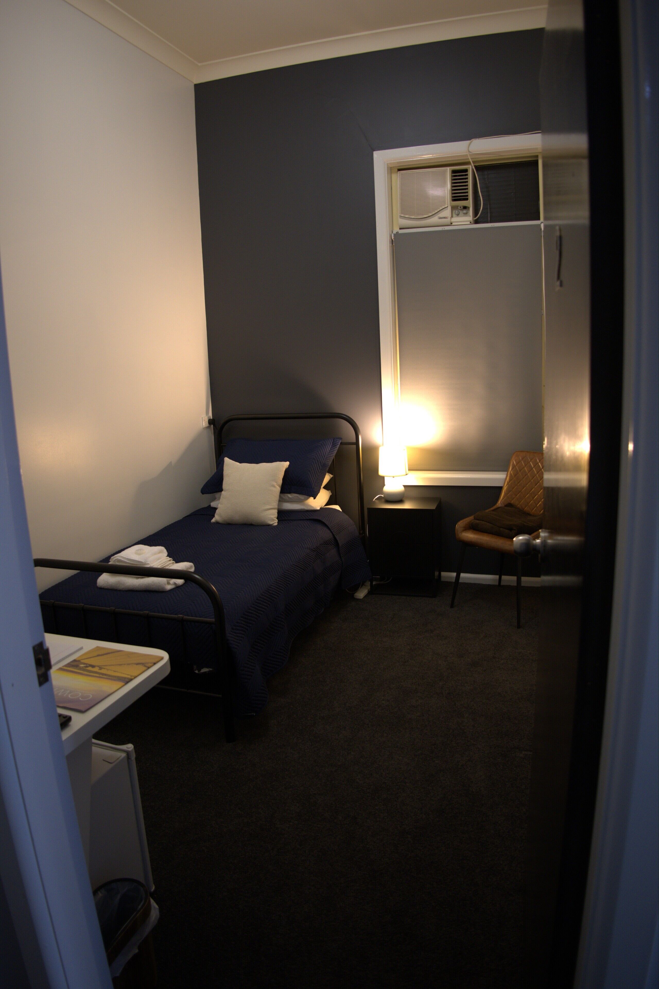 Chambre Simple, 1 lit une place, non-fumeur, salle de bains commune