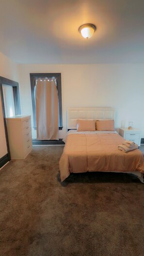 Room - A quiet hidden gem (Pittsburgh)