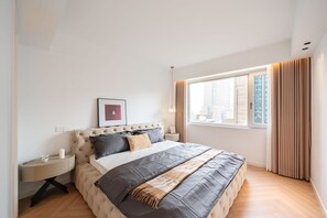 3 bedrooms, WiFi, bed sheets - E-Hub Spacious 3-bedroom apartment with balcony Near People's Square (Shanghai)