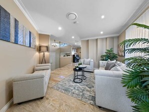 TV, table football, offices - 47 Ultimate Entertainer! Pool, Man Cave, Kids Play (Stirling)
