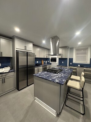 Private kitchen - Spacious 3-bedroom townhome in Pittsburgh's famous Northside. (Pittsburgh)