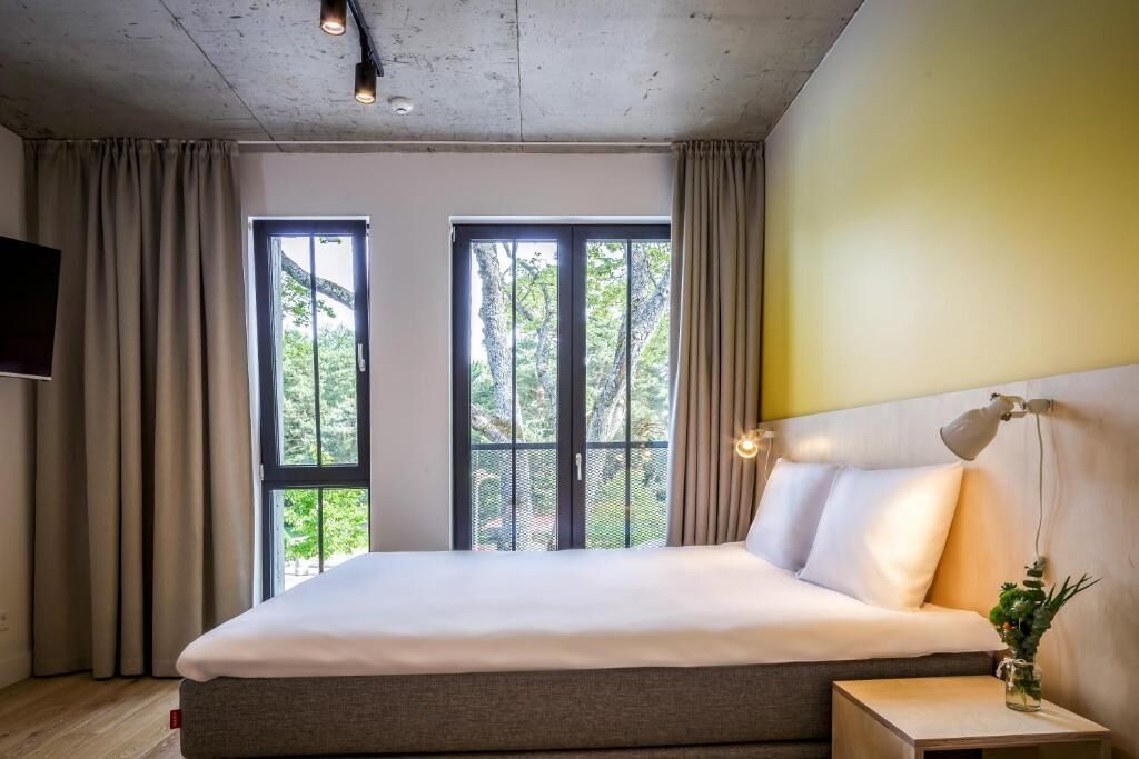 Iron/ironing board, free WiFi, wheelchair access
