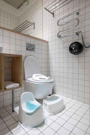 Family Room, Kitchen, City View | Bathroom | Shower, free toiletries, hair dryer, slippers