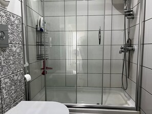 Bathroom - Apartment in Complex with Pool and Great Location (Antalya)