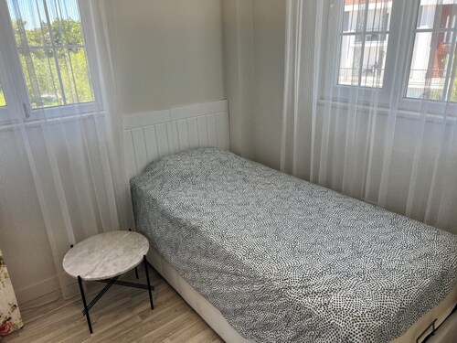 Apartment in Complex with Pool and Great Location