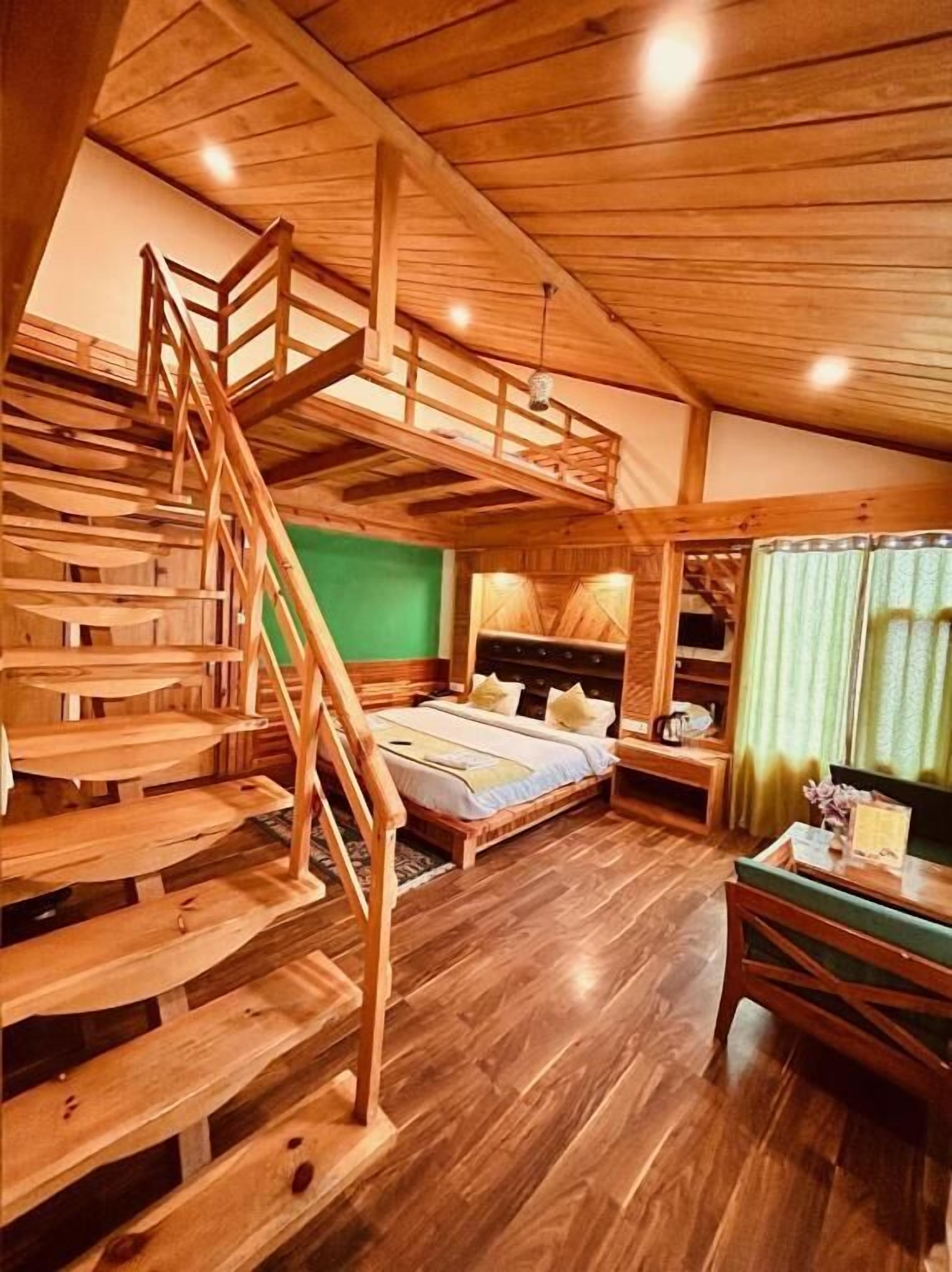 家庭房, 阳台, 山景