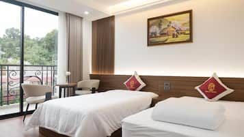 Basic Studio, Garden View