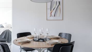 Superior Apartment, Balcony, City View | Dining room