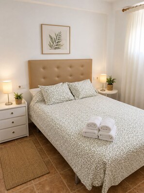 2 bedrooms, iron/ironing board, Internet, bed sheets - Apartment with sea and mountain views in the Playa Burriana area. Nerja (Nerja)