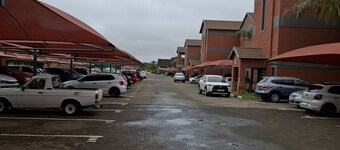 Serene 1-bedroom Apartment in Bloemfontein