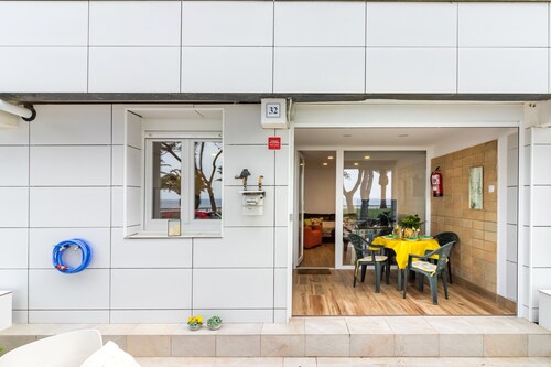 Genoveva Apartment – Beachfront in Comillas