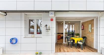 Genoveva Apartment – Beachfront in Comillas