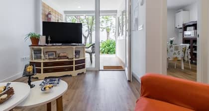 Geno Apartment, Beachfront in Comillas
