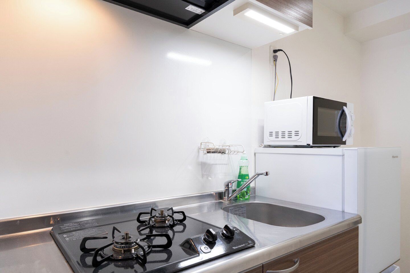 Apartment(d06), Non Smoking | Private kitchen | Fridge, microwave, stovetop, cookware/dishes/utensils