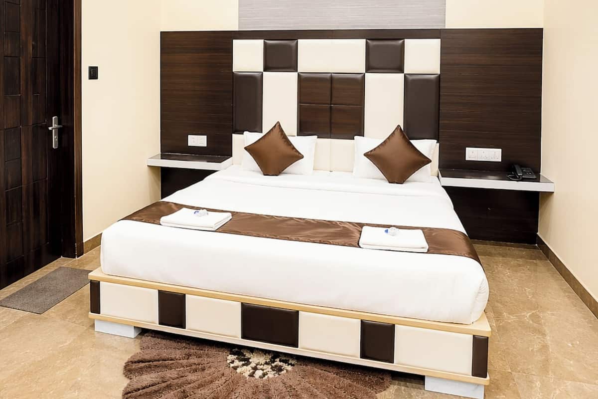 Deluxe Double Room, Air conditioning | View from room