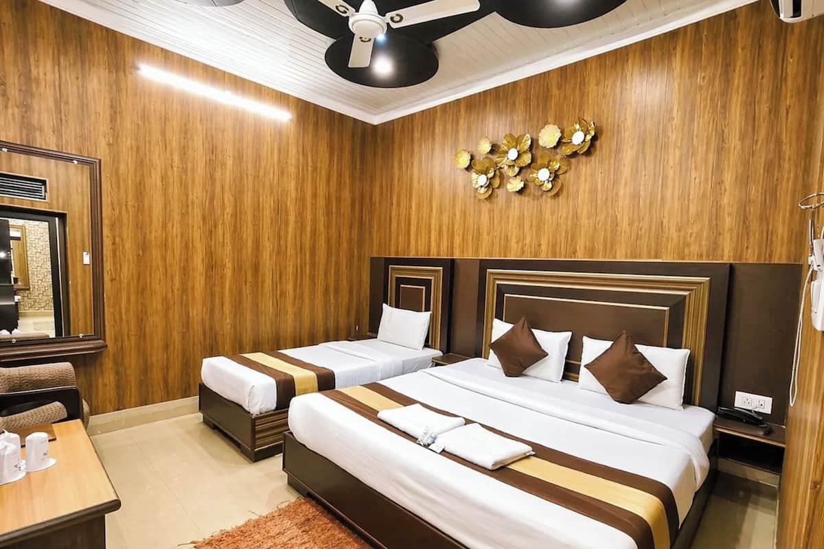 Deluxe Triple Room, Air conditioning | View from room