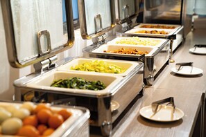 Daily buffet breakfast for a fee