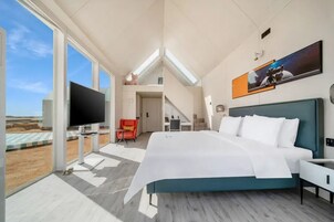 Exclusive Quadruple Room, Mountain View | Blackout drapes, free WiFi, bed sheets