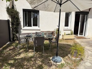 Outdoor dining - Bright T2-4 pers- beach on foot (Saint-Cyr-sur-Mer)