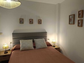 3 bedrooms, iron/ironing board, Internet, bed sheets - MUGARDOS HOUSE (Mugardos)