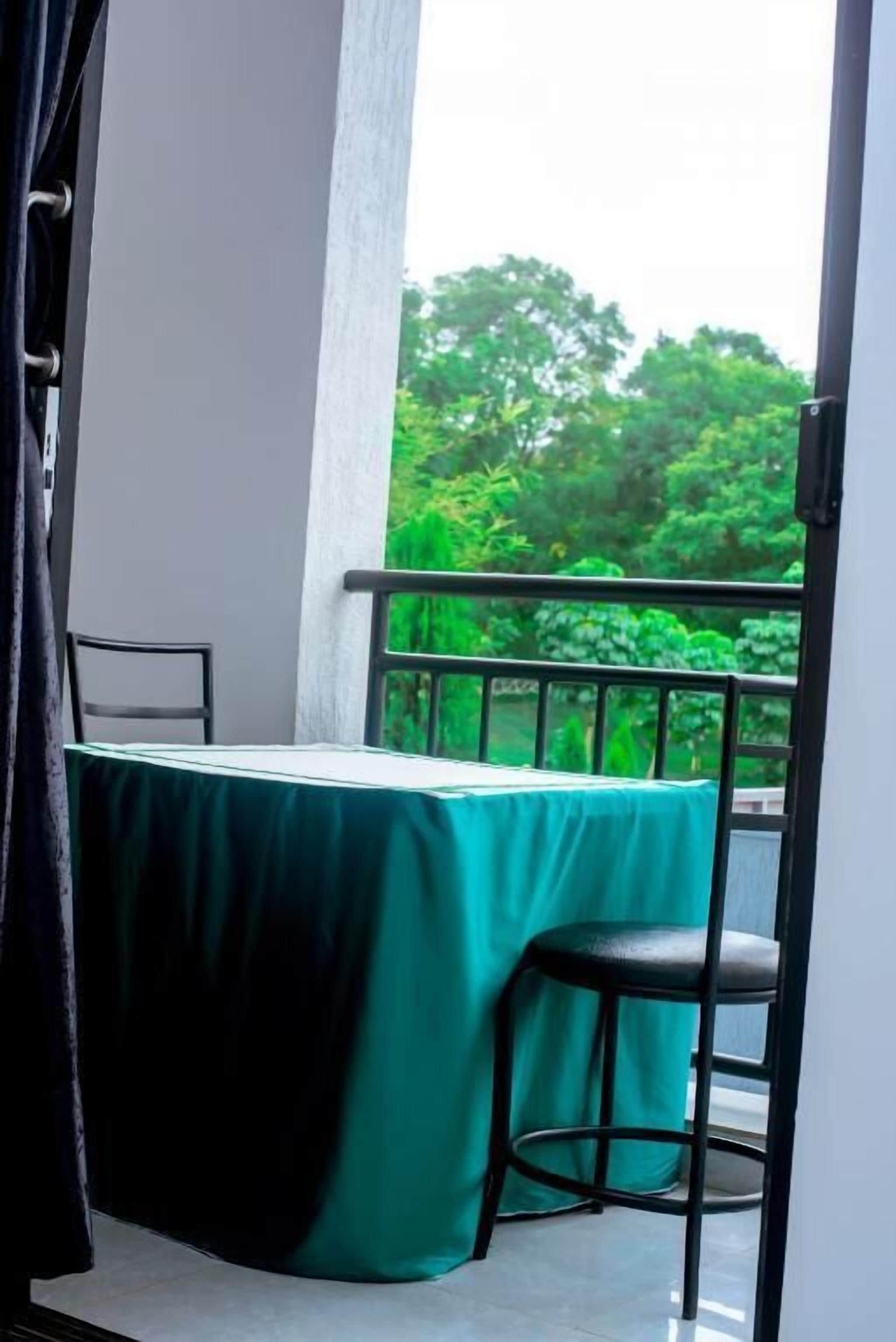 Comfort Apartment, Balcony, Mountain View
