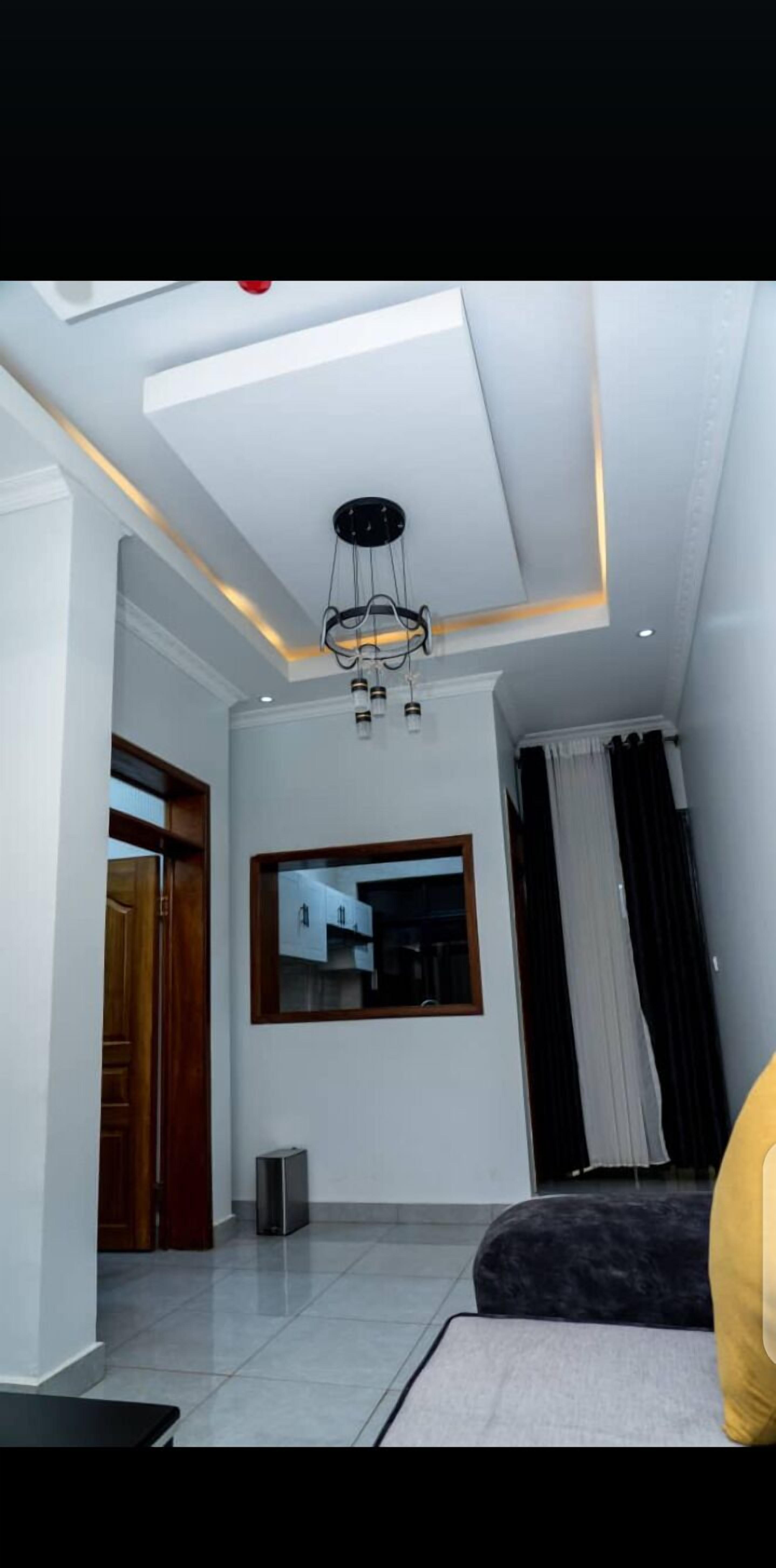 คอมฟอร์ทอพาร์ทเมนท์, ระเบียง, วิวภูเขา