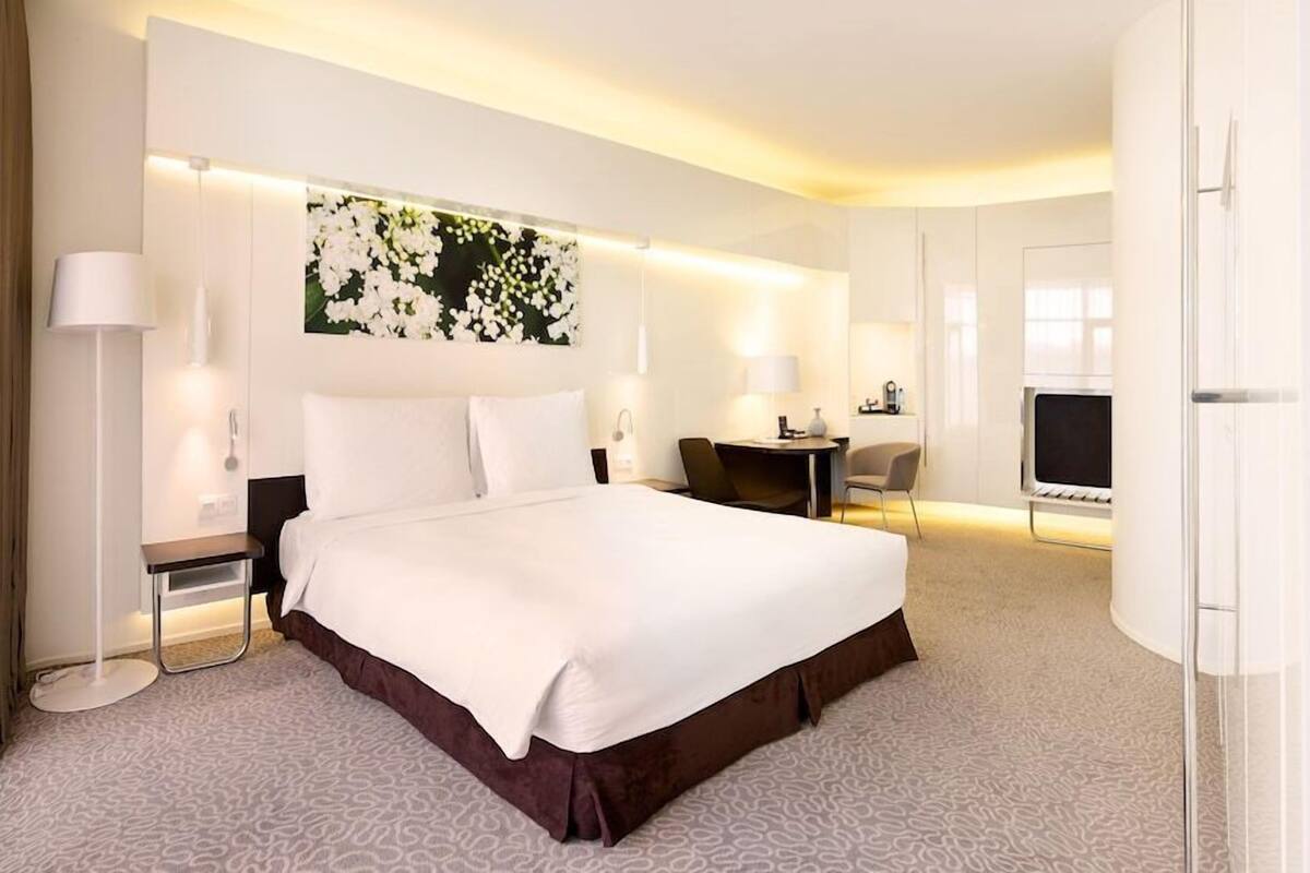 Kahden hengen deluxe-huone (yksi tai kaksi sänkyä), parveke, vuoristonäköala