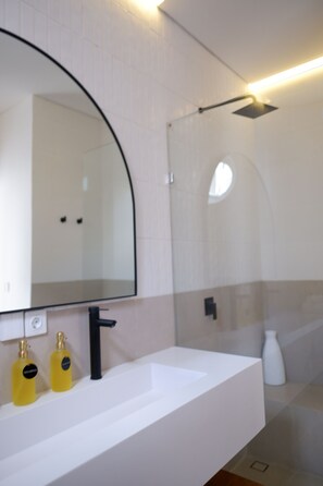 Comfort Villa, 2 Bedrooms, Pool View | Bathroom - The Cosmos Villa - Balangan Pecatu Bali (Ungasan)