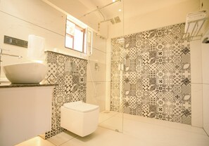 Signature Pool Suite | Badrum