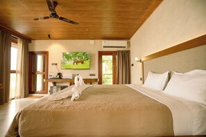 Backwater Panoramic view King Room | Free WiFi - 36 Palms - Sun and Sand (Kuzhuppilly)