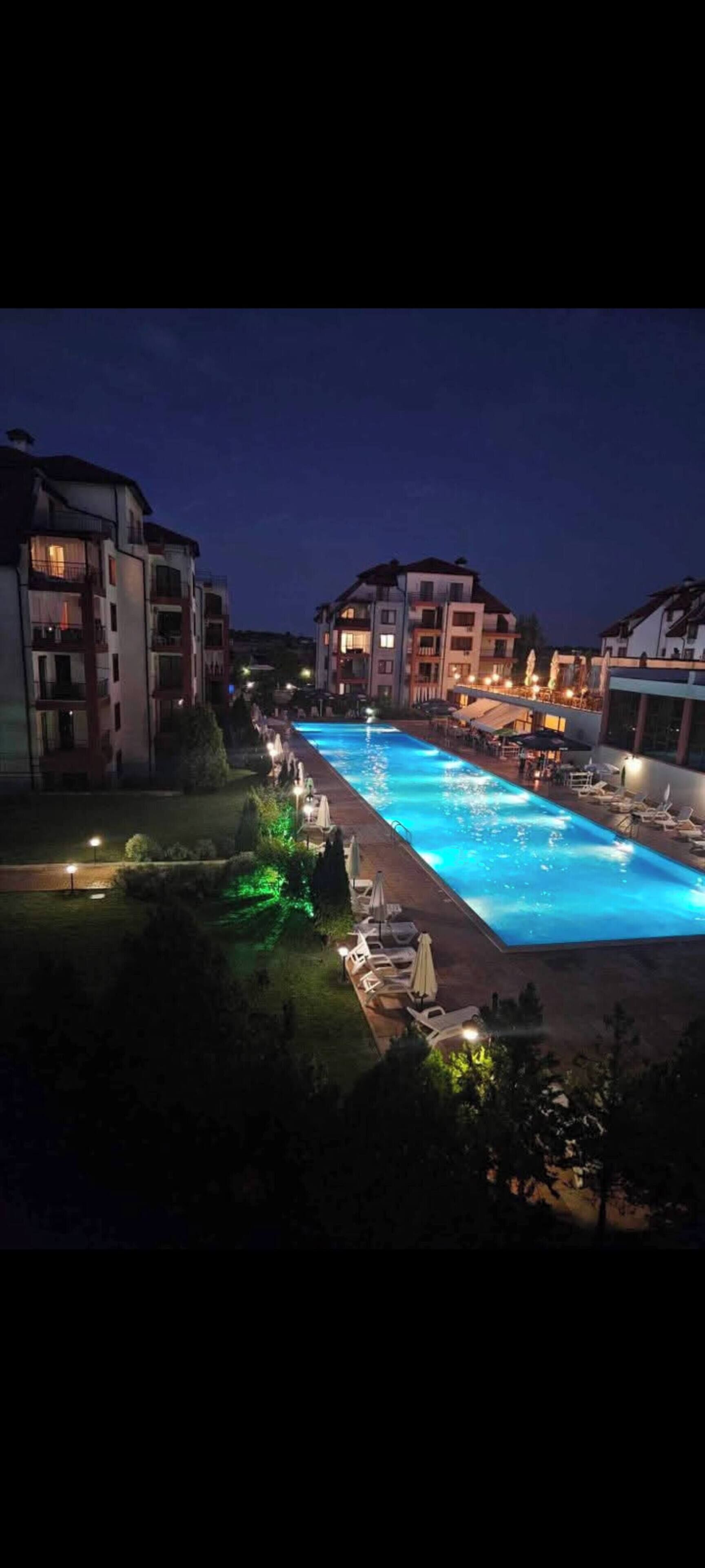 Appartement, 2 chambres, balcon, vue jardin | Piscine | Piscine extérieure