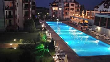 Appartement, 2 chambres, balcon, vue jardin | Piscine | Piscine extérieure