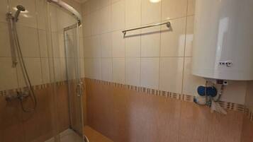 Apartamento, 2 habitaciones, balcón, vistas al jardín | Baño