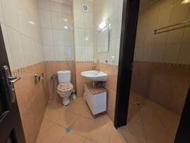 Apartamento, 2 habitaciones, balcón, vistas al jardín | Baño