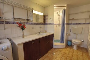 Shower - Townhouse in Quarteira (Quarteira)