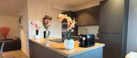 Fridge, microwave, oven, stovetop