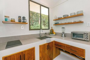 Fridge, microwave, oven, stovetop - Mística Natural, A Private Costa Rican Sanctuary (Matapalo)
