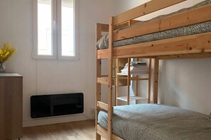 3 bedrooms, desk, iron/ironing board, free WiFi - Rural apartment in Cal Rosal, Berga - Air conditioning and nature (Avià)